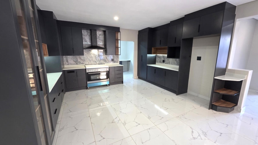 4 Bedroom Property for Sale in Melodie North West